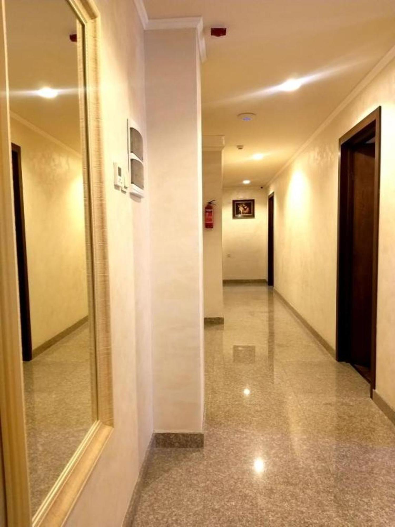 Partez Hotel Erevan Exterior foto