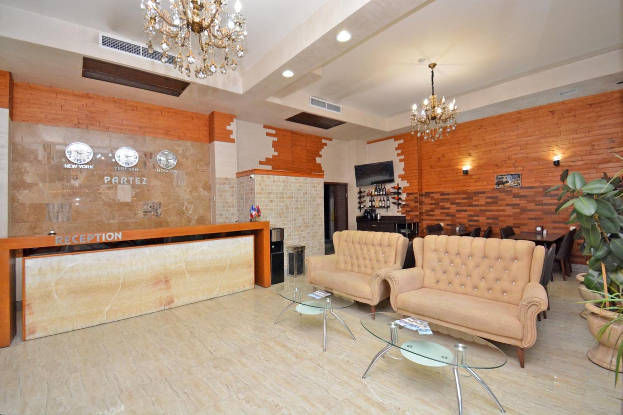 Partez Hotel Erevan Exterior foto