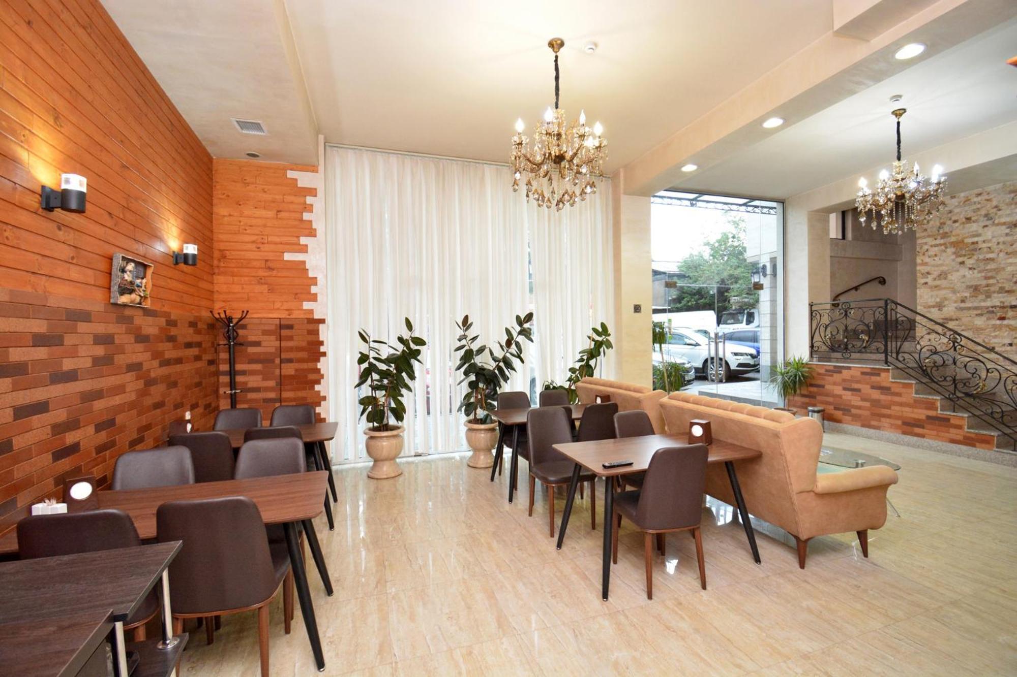 Partez Hotel Erevan Exterior foto
